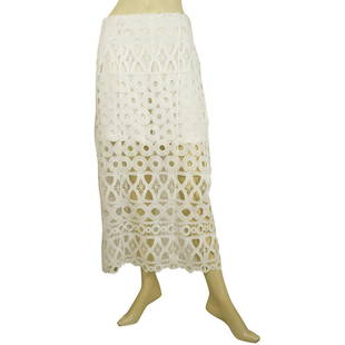 Dondup White Lace Calf Length Summer Skirt w. inner shorts: Dondup White Lace Calf Length Summer Skirt w. inner shorts Dondup White Lace Calf Length Summer Skirt w. inner shorts With a joyfull attitude, Dondup presents this hip and modern long length skirt