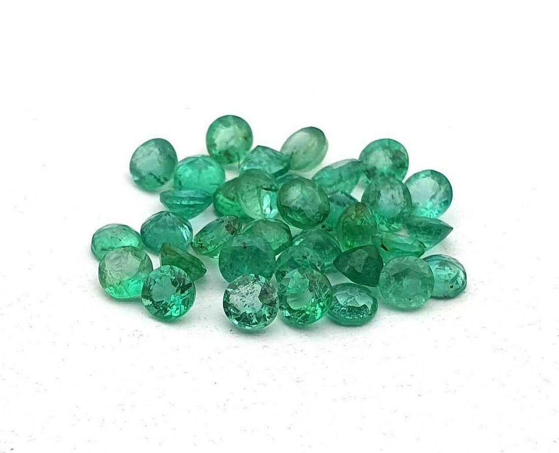 Lot of 34 Natural Round Cut Emeralds Zambia (1 of 2)