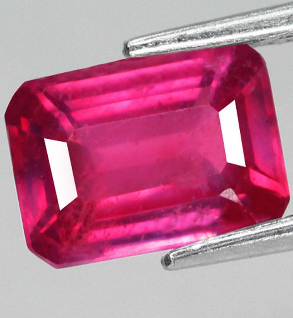3,17 cts Natural Octagon Pink Red ruby (1 of 3)