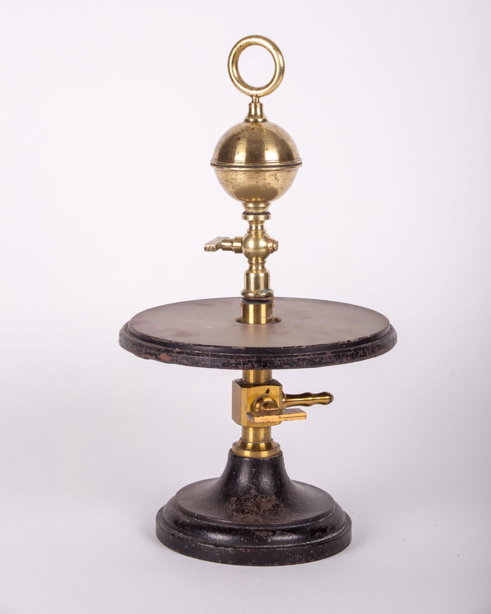 Scientific demonstration Madgdeberg Hemisphere 19th. (1 of 5)