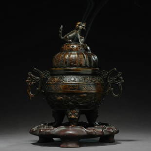 Bronze censer sculpture of two-eared lion: Title: Bronze censer sculpture of two-eared lionOrigin: Asian private collectionDate/Period: 20th cMaterials: bronze Size: 20x18x12cm Exquisite bronze lion incense burner with engravings on its