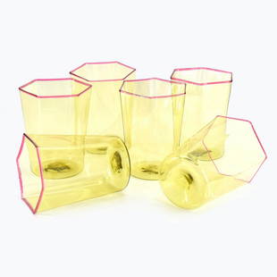 Vittorio Zecchin - Vintage ’30 Murano glass goblet set ( 6 pieces ): Title: Vittorio Zecchin - Vintage ’30 Murano glass goblet set ( 6 pieces )Maker: Vittorio Zecchin - Pauly & COrigin: MuranoDate/Period: 1930Material: glassSize: 10 x 8 cm 460 gramsAdditional