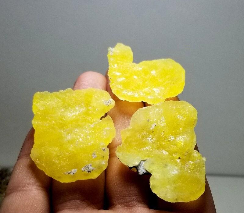 31 Grams Lovely Natural Yellow Brucite Crystals Specimen From Baluchistan Pakistan (1 of 8)