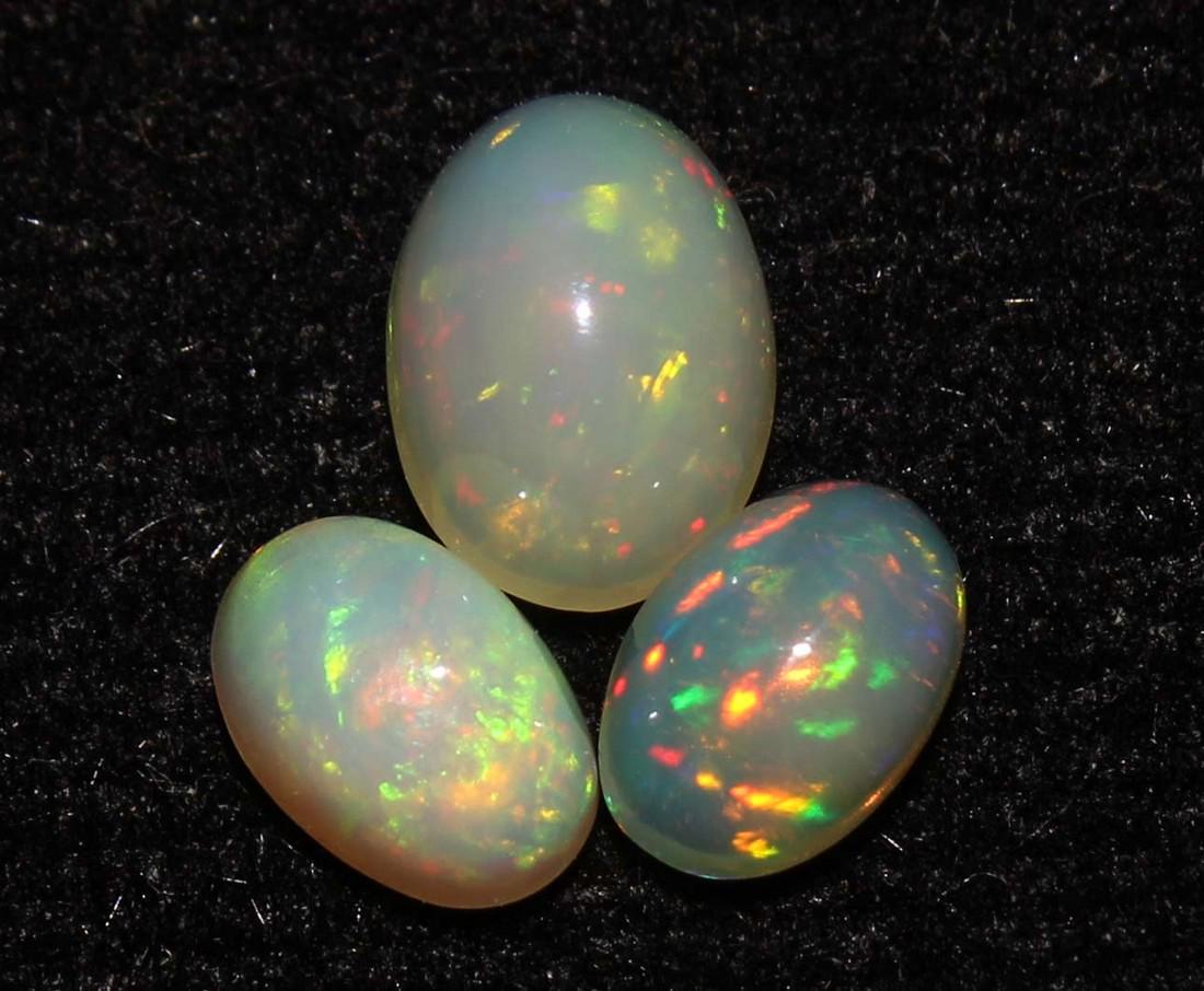 1.28 Cts Natural Opal Lot (1 of 2)