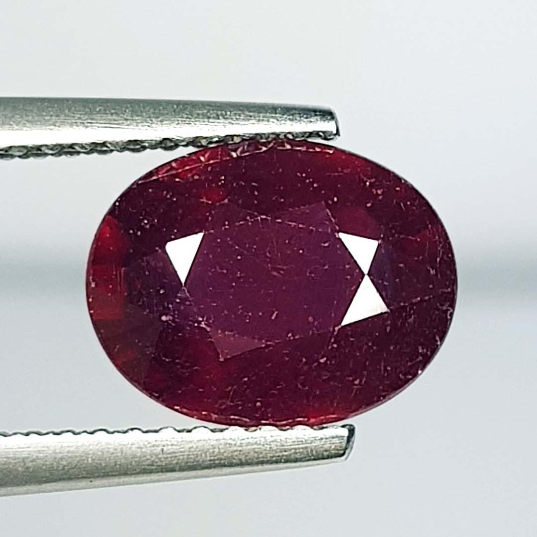 3.08 Ct Natural Ruby Oval Cut (1 of 2)