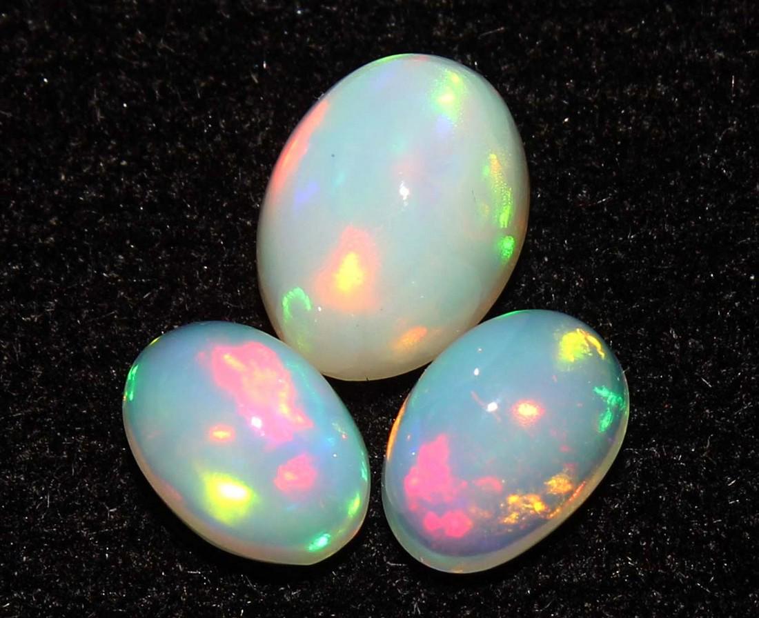 1.66 Cts Natural Opal Lot (1 of 2)