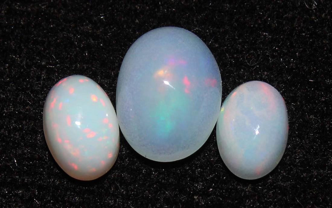 1.60 Cts Natural Opal Lot (1 of 2)