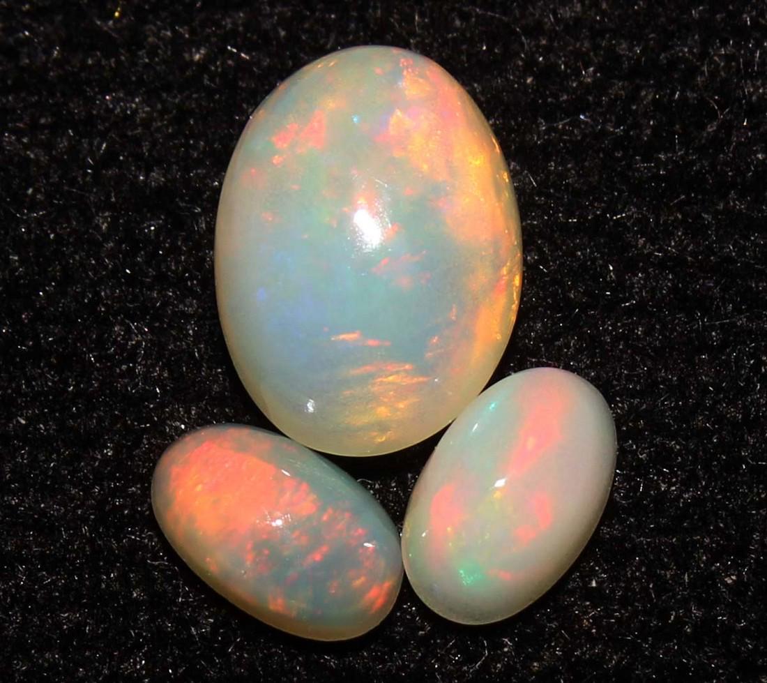 1.15 Cts Natural Opal Lot (1 of 2)