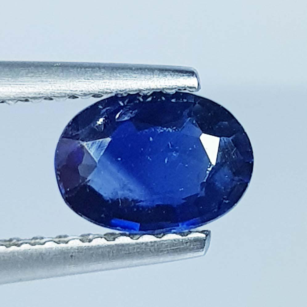 1.05 ct Natural Blue Sapphire: No Reserve! Title: 1.05 ct Natural Blue Sapphire Color/Clarity: Loosegemstone Gemstones: VS Carat Weights: 1.05 Size/Dimensions: 7.00 x 5.00 x 3.00 Additional Information: Oval - Burma Shipping: Dome