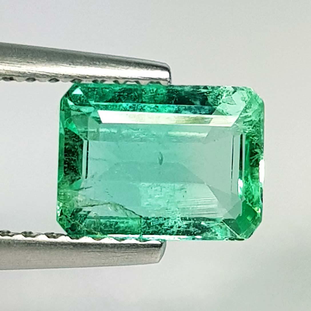 Natural Emerald Octagon Cut 1.65 ct (1 of 4)