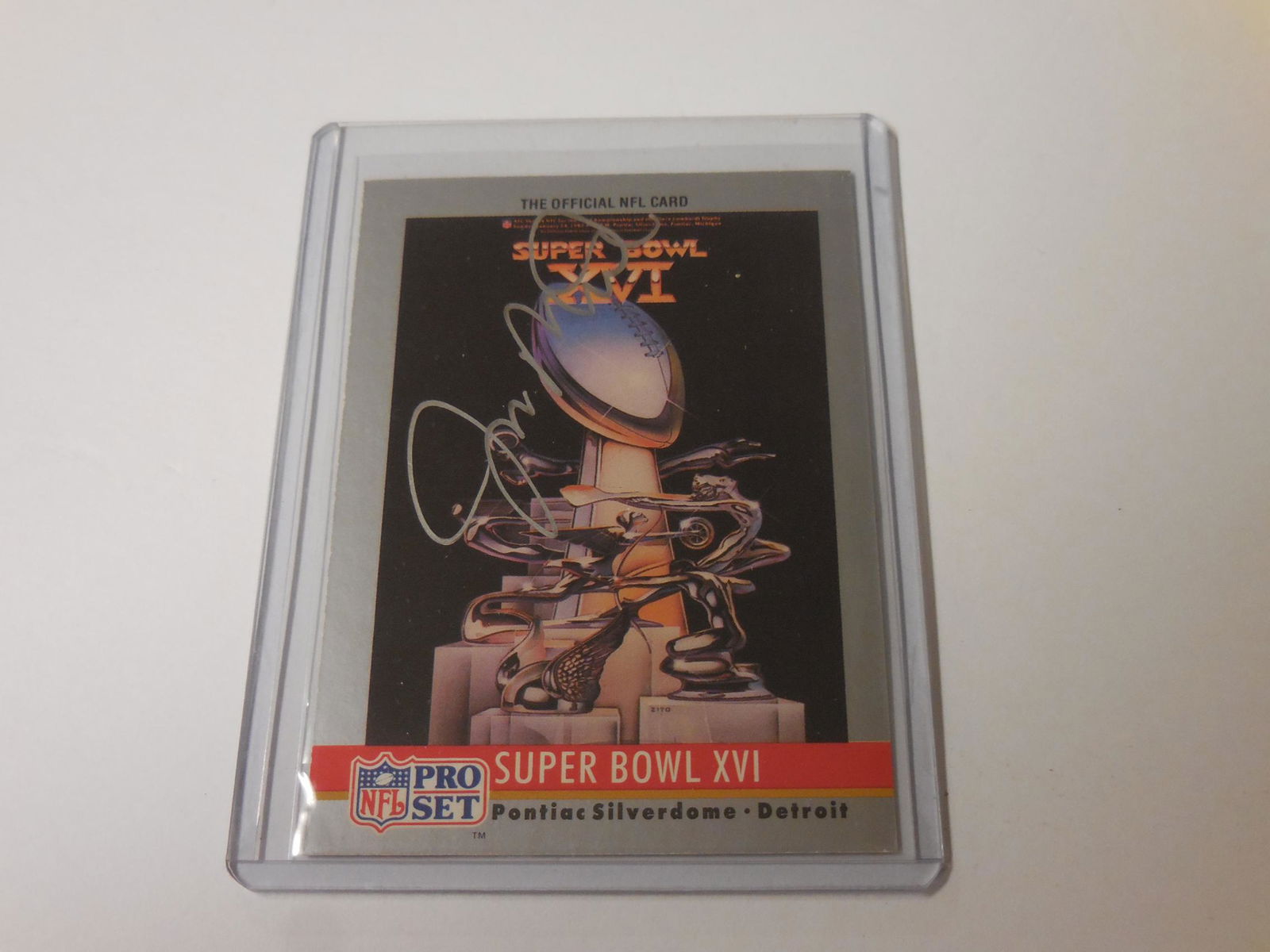 1990 PRO SET JOE MONTANA SIGNED CARD (1 of 3)