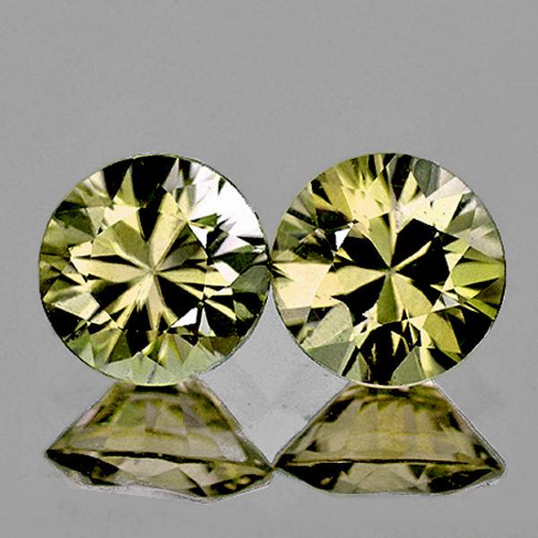 4.00 mm Round 2 pcs AAA Fire Luster Natural Champagne Green Sapphire (1 of 2)