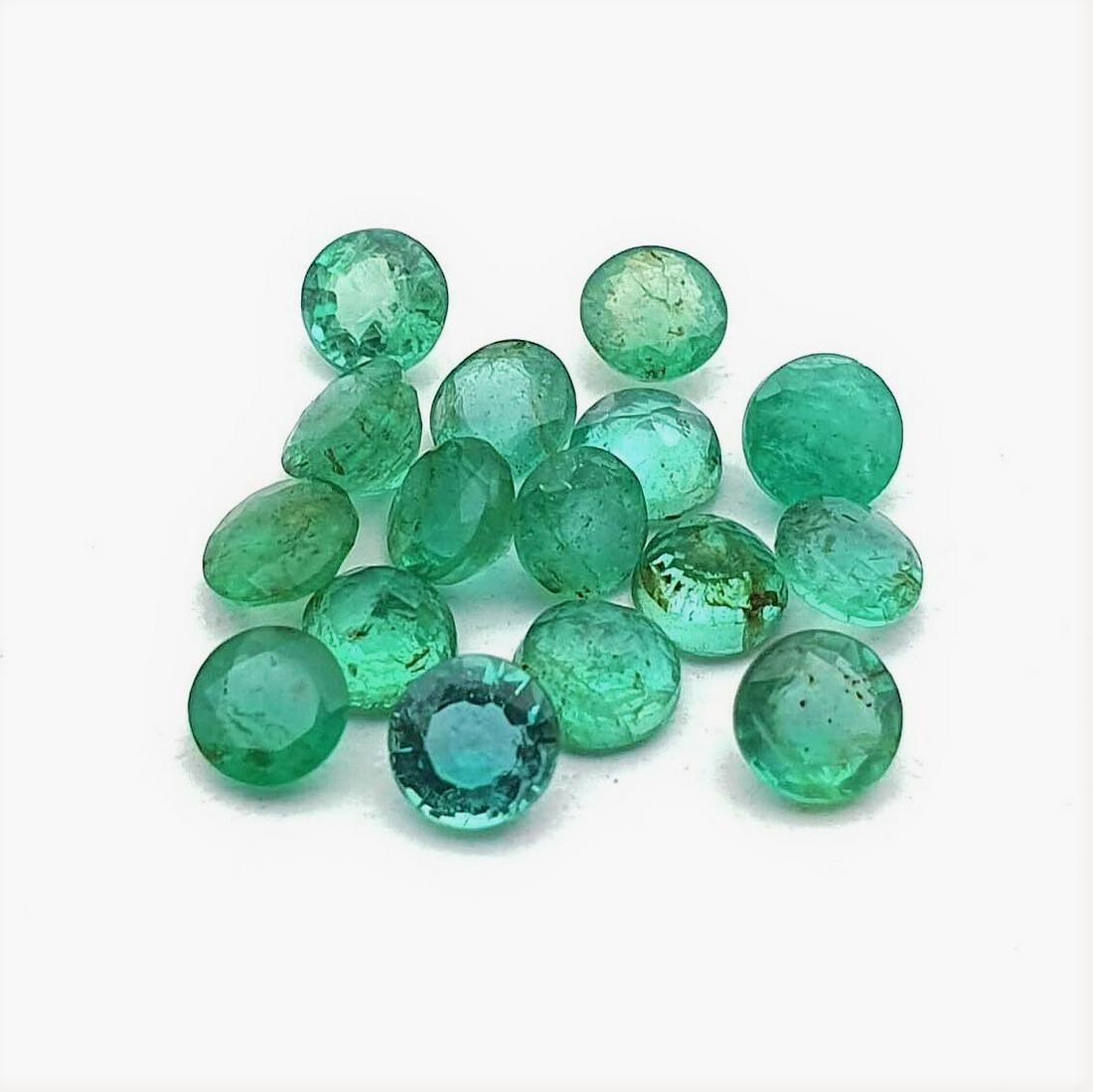 Lot of 16 Natural Round Cut Emeralds Zambia (1 of 3)