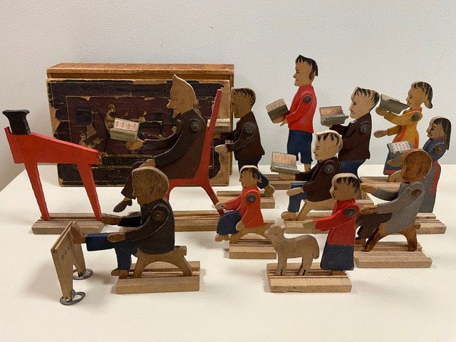 RARE BOXED HAND PAINTED WOOD TOY (1 of 3)