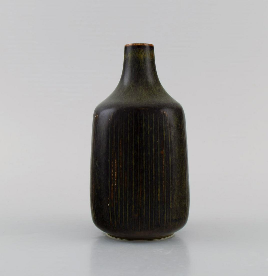 Eva Stæhr-Nielsen for Saxbo. Vase in glazed stoneware with vertically incised lines. Beautiful (1 of 7)