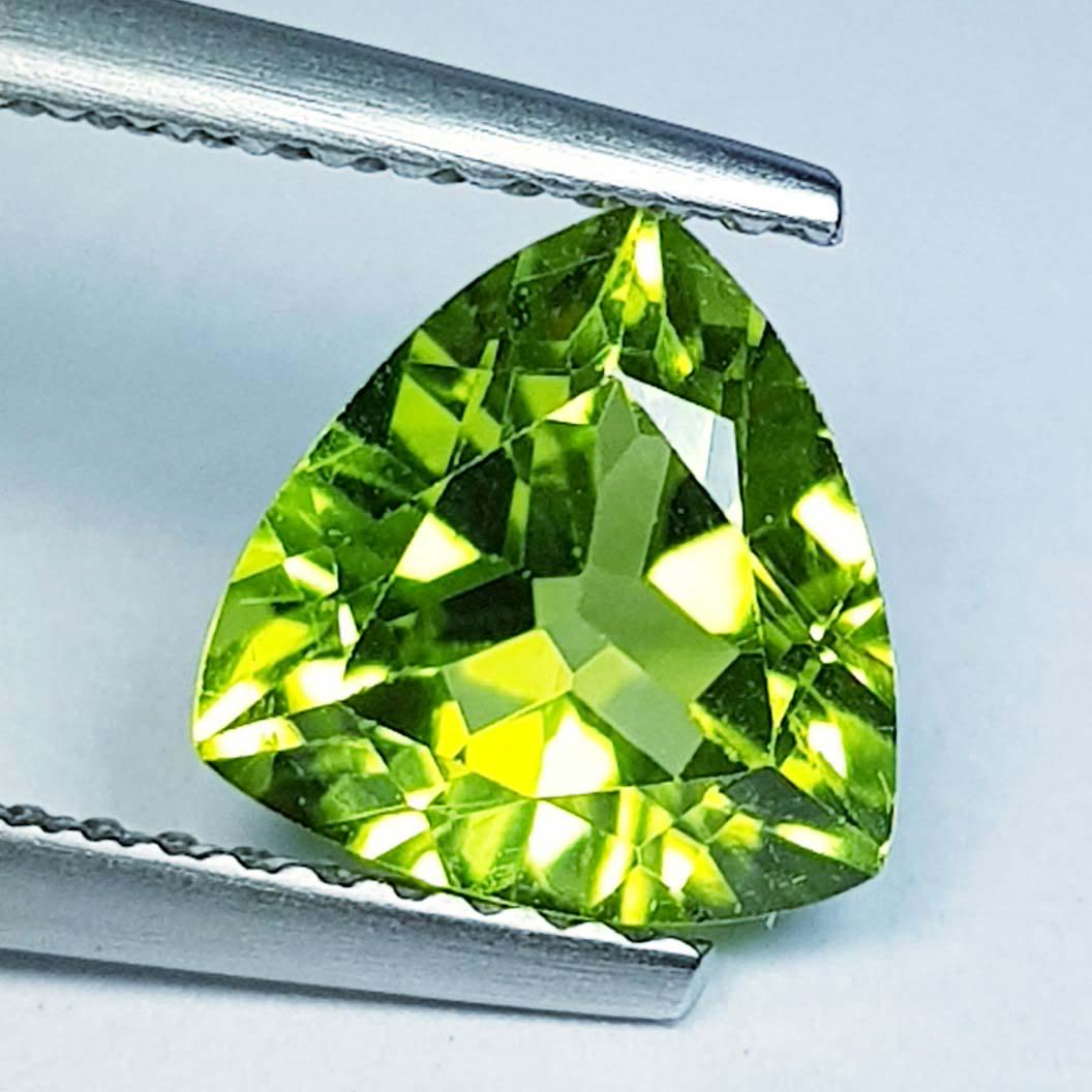 1.92 Ct Natural Peridot Triangle Cut (1 of 4)