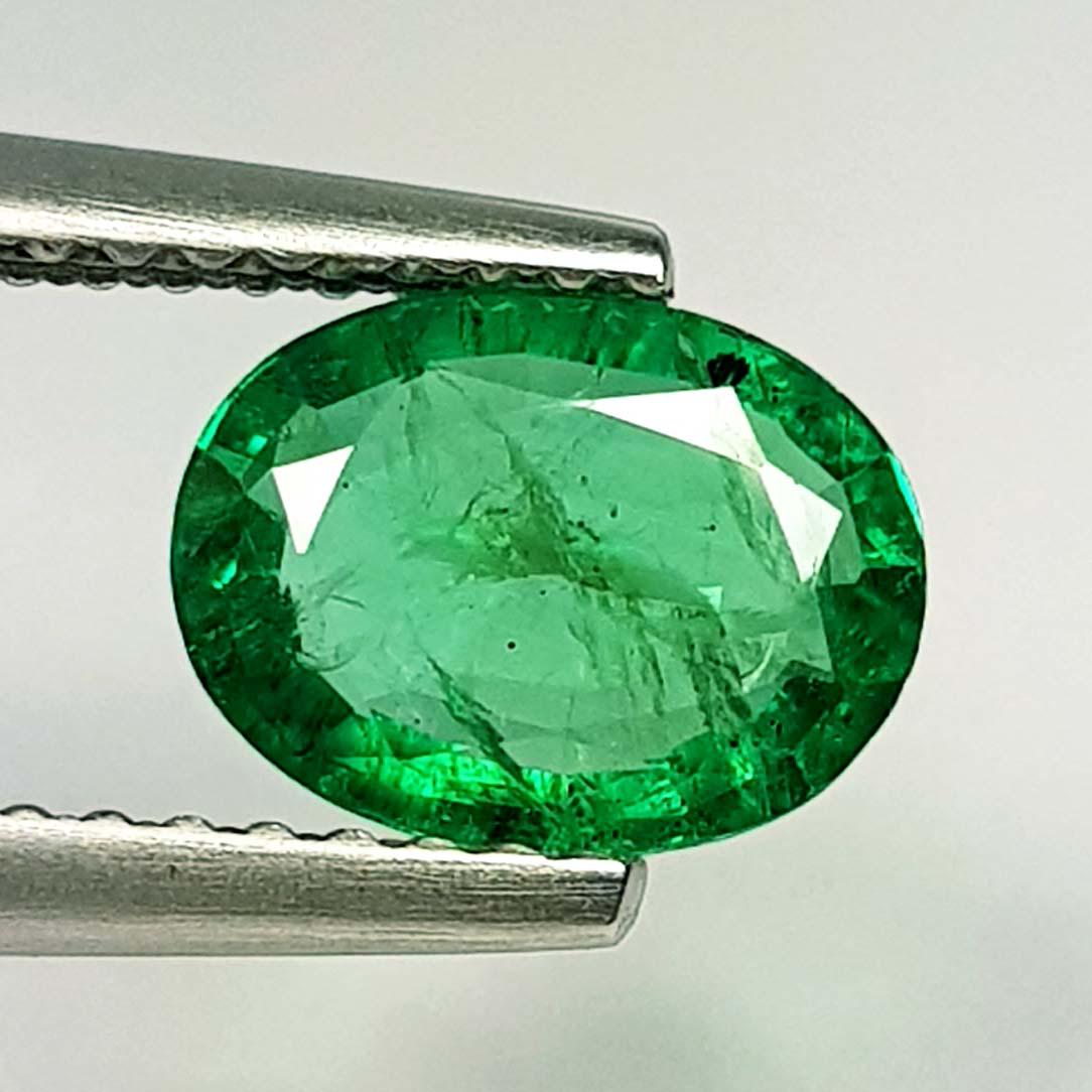 Natural Emerald Oval Cut 0.89 ct (1 of 4)
