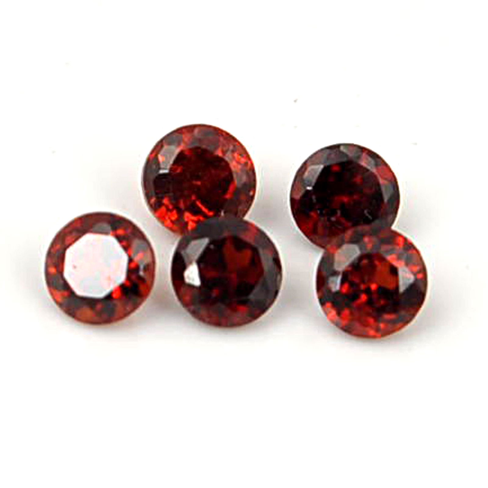 0.92 Carat Red Color Round Natural Garnet Loose Gemstone 5 Pieces: No Reserve! Title: 0.92 Carat Red Color Round Natural Garnet Loose Gemstone 5 Pieces Additional Information: Specification of Gemstone Stone : Garnet Shape : Round Size : 2H x 3L x 3W mm Color : Red C