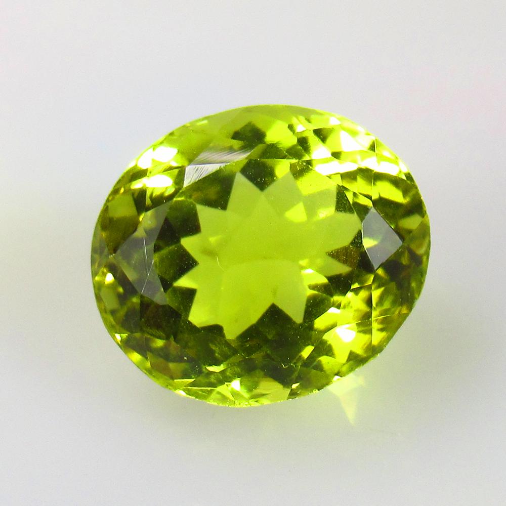 14.57 Ctw Natural Lemon Quartz Oval Cut: No Reserve! Title: 14.57 Ctw Natural Lemon Quartz Oval Cut Stone Clarity: VVS Gemstones: Lemon Quartz Carat Weights: 14.57 Size/Dimensions: 15.80 x 13.70 x 11.20 mm Additional Information: Good Luster
