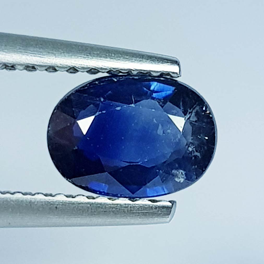 1.70 ct Natural Blue Sapphire: No Reserve! Title: 1.70 ct Natural Blue Sapphire Color/Clarity: Loosegemstone Gemstones: VS Carat Weights: 1.7 Size/Dimensions: 8.00 x 6.20 x 3.30 Additional Information: Oval - Burma Shipping: Dome