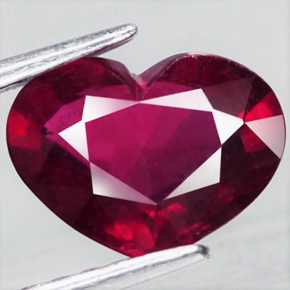 2,74 cts Natural Heart Red Ruby (1 of 3)