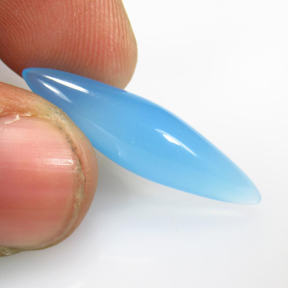 10.50 Ctw Natural Blue Lace Onyx Marquise Drop: No Reserve! Title: 10.50 Ctw Natural Blue Lace Onyx Marquise Drop Stone Clarity: Semi-Transparent Gemstones: Natural Onyx Carat Weights: 10.5 Size/Dimensions: 30.00 x 8.00 x 8.00 mm Additional Informa