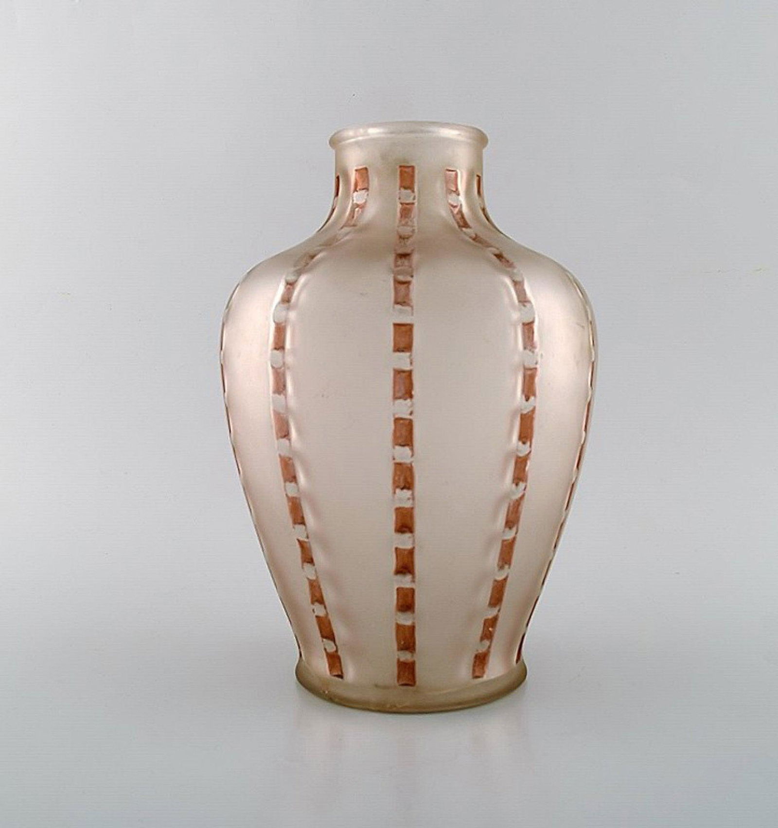 Lalique, France. Art deco Bandes de Roses vase in mouth blown art glass. Ca. 1920. (1 of 6)