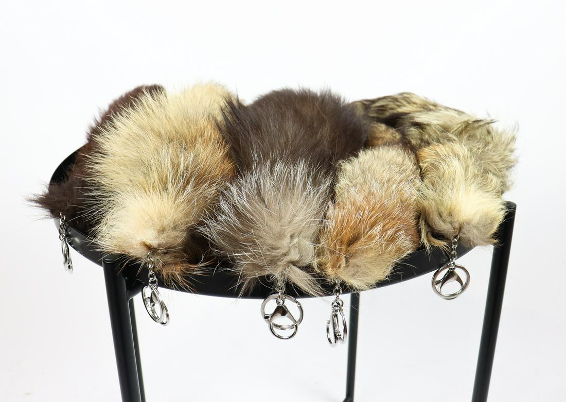 LOT OF OF 5 FOX FUR TAIL KEYRINGS (1 of 6)