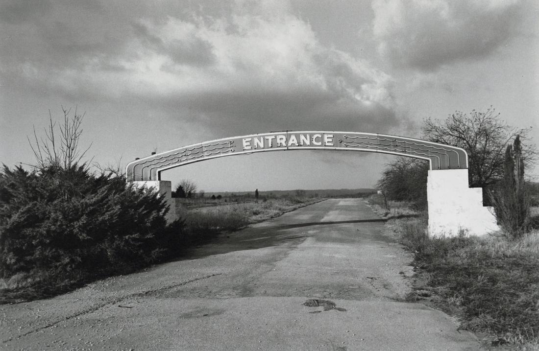 LEE FRIEDLANDER - Kentucky, 1977: Artist: Lee Friedlander Title: Kentucky, 1977 Medium: Photo Litho, 1989, USA Dimensions: 9.35x6.1" Description: Heat Wax Mounted on 11x14" Conservation Board Artist Bio: Lee Friedlander (1934) is an