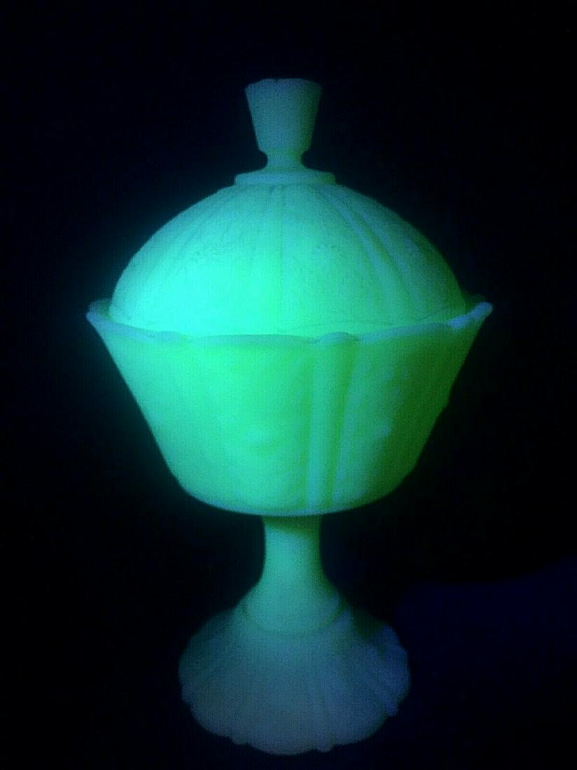 FENTON CUSTARD PEDESTAL COVERED COMPOTE (1 of 8)