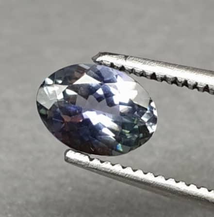 Natural Tanzanite 0.81ct Oval Violet Blue Green VS with Certificate: Title: Natural Tanzanite 0.81ct Oval Violet Blue Green VS with Certificate Additional Information: 1 x Natural Tanzanite 0.81ct Oval Violet Blue Green VS with Certificate - Shape: Oval - Weight: 0.81c