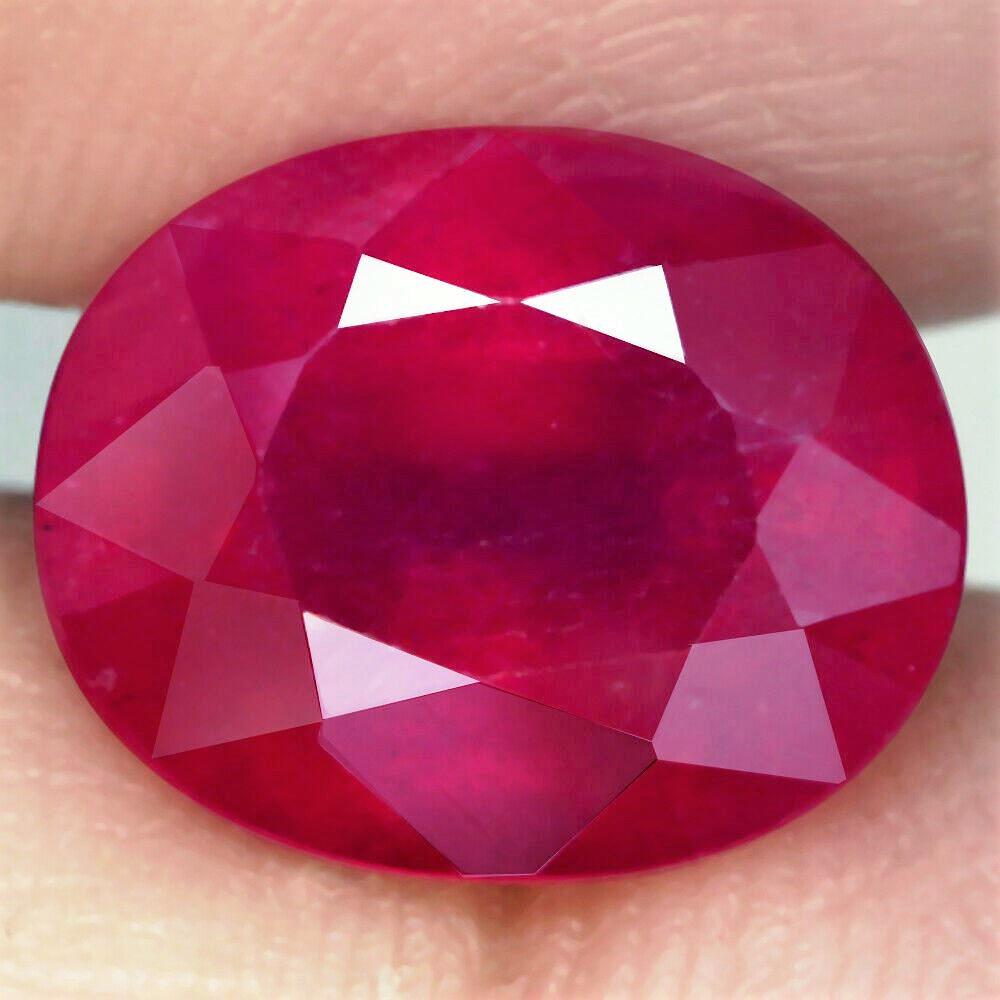 4,71 cts Natural Oval Red Ruby (1 of 3)