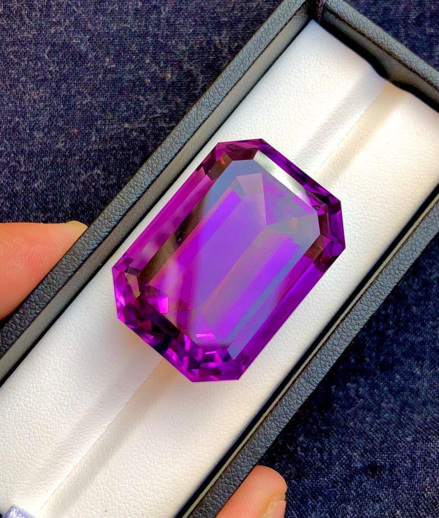 112 Carats AAA Big Size Amethyst Gemstone (1 of 5)