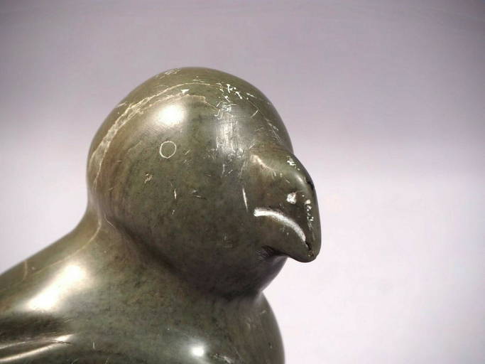Signed Vintage Inuit Eskimo Native American Soapstone Carving Bird Puffin