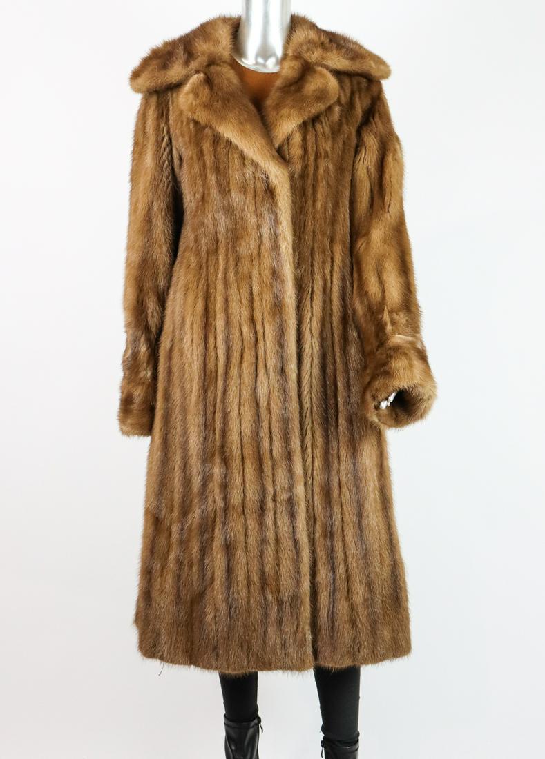 BROWN MINK FUR COAT EU: S; US: 6: Title: BROWN MINK FUR COAT EU: S; US: 6 Description: Aproximate size- EU: S; US: 6 : Important details: Length: 120cm/47.24in -Shoulders width:46cm/18.11in -Sleeve Length:62cm/24.41in -Bust size ( pit