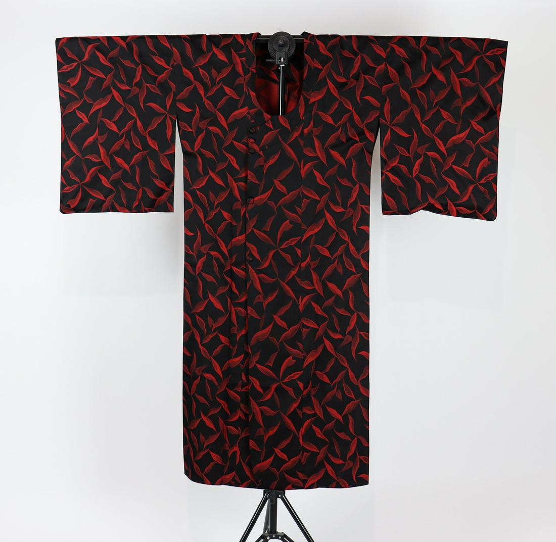 BLACK & RED SATIN SILK KIMONO WITH BELT (1 of 7)