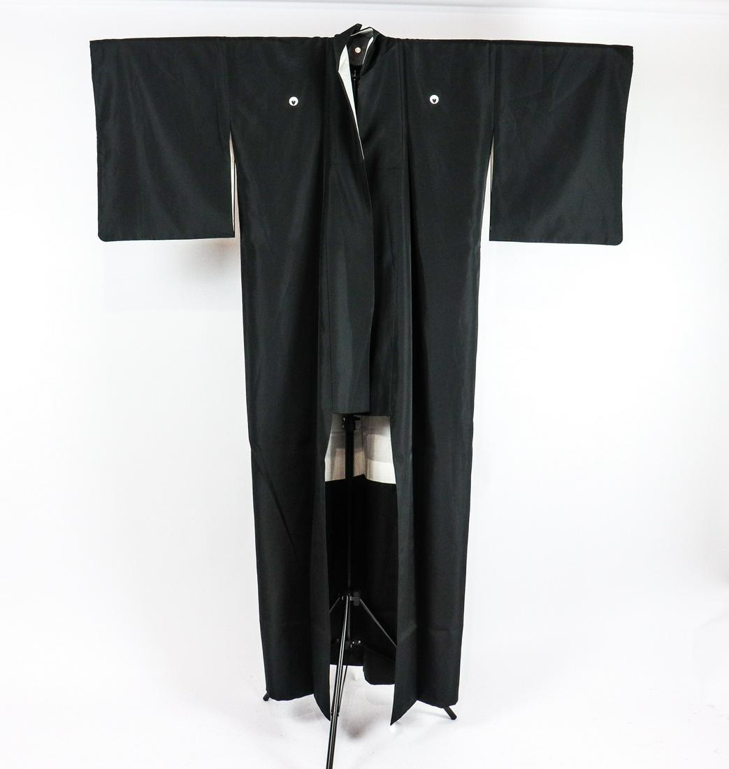 BLACK SILK KIMONO WITH BELT (1 of 7)