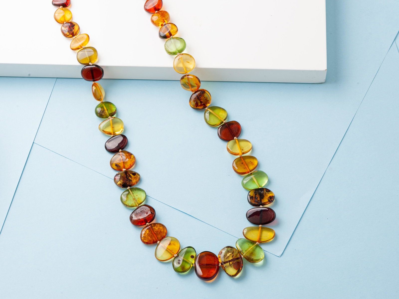 Caribbean Green and Natural Baltic Amber Necklace: Title: Caribbean Green and Natural Baltic Amber Necklace Materials: Green and Baltic amber Weight in grams: 28 Additional Information: This unique Necklace is made of Caribbean Green and Natural Balti