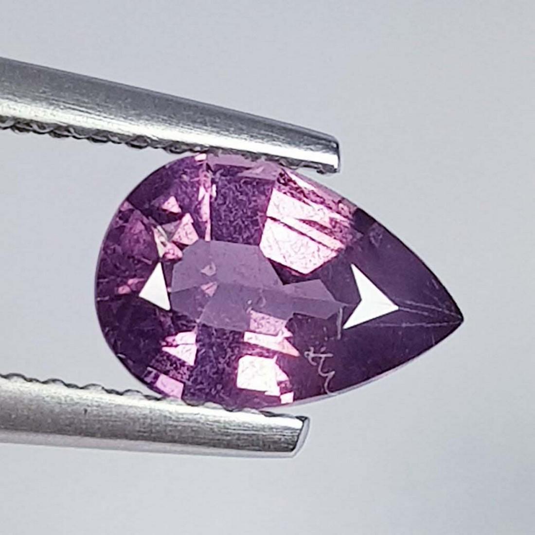 Natural Spinel Pear Cut 1.15 ct: No Reserve! Title: Natural Spinel Pear Cut 1.15 ct Color/Clarity: VVS Gemstones: Gemstones Carat Weights: 1.15 Size/Dimensions: 8.20 x 5.60 x 3.50 Additional Info: Pear - Burma Shipping: Domestic:
