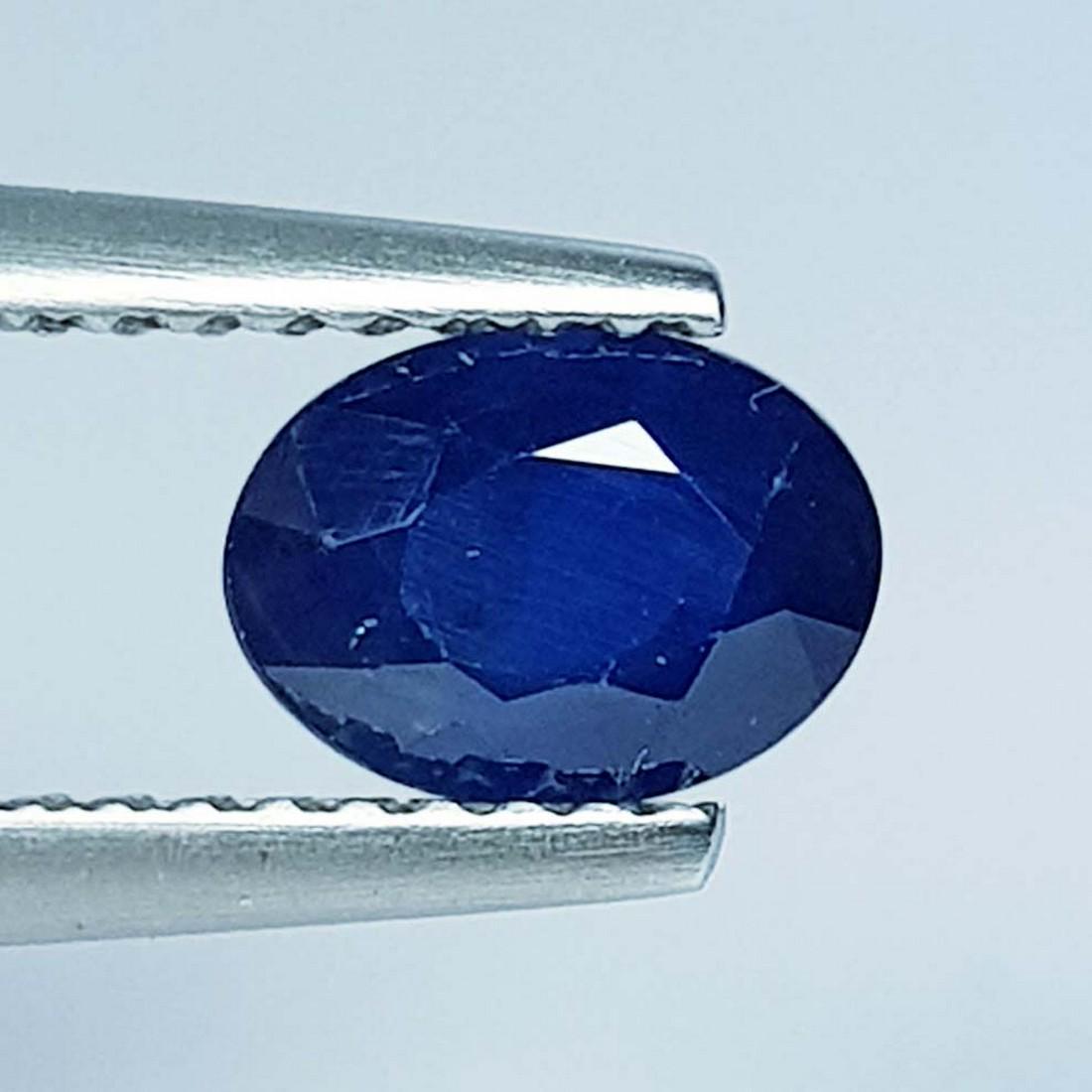 1.02 ct Natural Blue Sapphire: No Reserve! Title: 1.02 ct Natural Blue Sapphire Color/Clarity: Loosegemstone Gemstones: VS Carat Weights: 1.02 Size/Dimensions: 7.00 x 5.10 x 3.30 Additional Info: Oval - Burma Shipping: Domesti