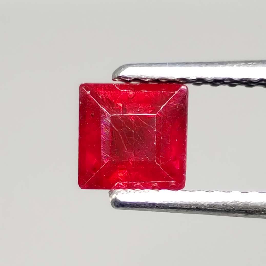 0.80 ct Natural Red Ruby (1 of 3)