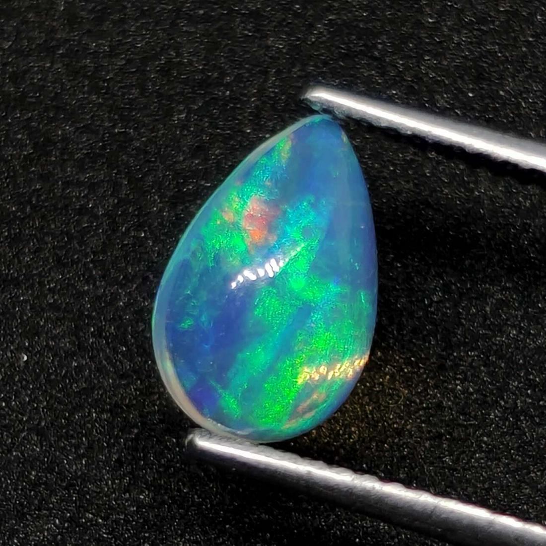 1 ct Natural Ethiopian White Fire Opal (1 of 2)