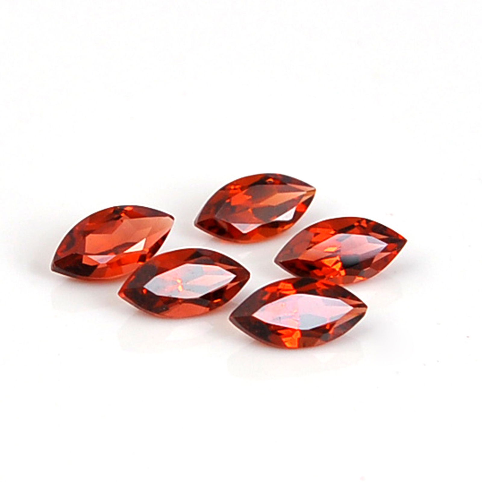 0.94 Carat Red Color Natural Marquise Garnet Loose Gemstone 5 Pieces: No Reserve! Title: 0.94 Carat Red Color Natural Marquise Garnet Loose Gemstone 5 Pieces Gemstones: Garnet Carat Weights: 0.94 Size/Dimensions: 2x5x2.5 Shipping: Domestic: Flat-rate of $7.00 to anywher