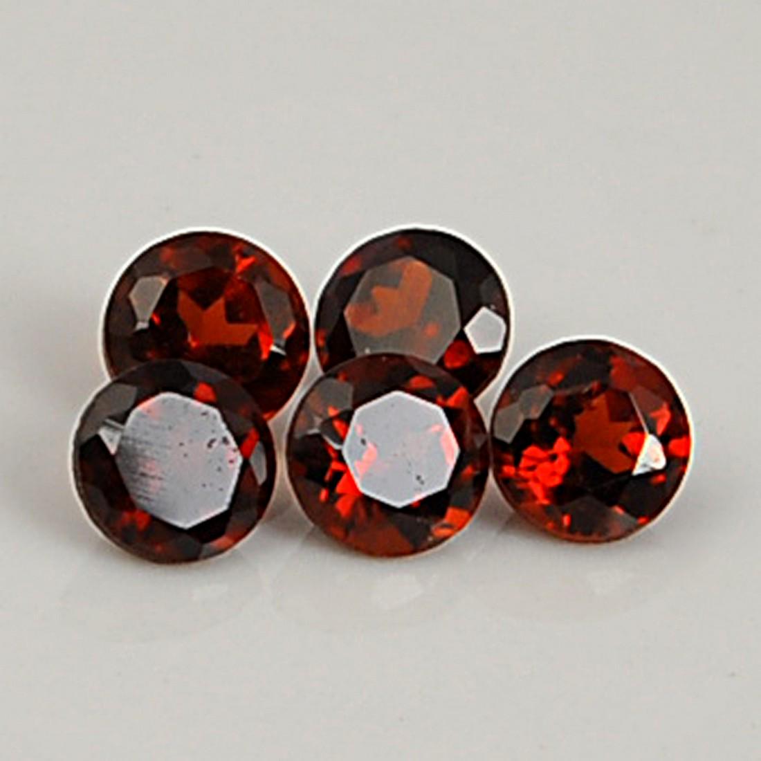Round Shape Red Color 0.92 Carat Natural Garnet Loose Gemstone 5 Pieces: No Reserve! Title: Round Shape Red Color 0.92 Carat Natural Garnet Loose Gemstone 5 Pieces Additional Information: Specification of Gemstone Stone : Garnet Shape : Round Size : 2H x 3L x 3W mm Color :