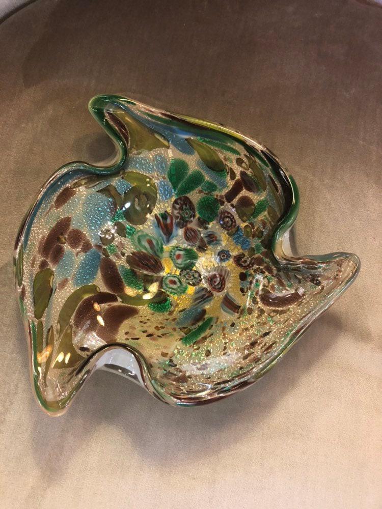 Mid Century Modern Murano Italian Art Glass Ashtray Bowl: Title: Mid Century Modern Murano Italian Art Glass Ashtray Bowl Additional Information: Vintage from the 1960s Materials: glass, blown glass Description Mid Century Modern Murano Italian Art Glass Ash