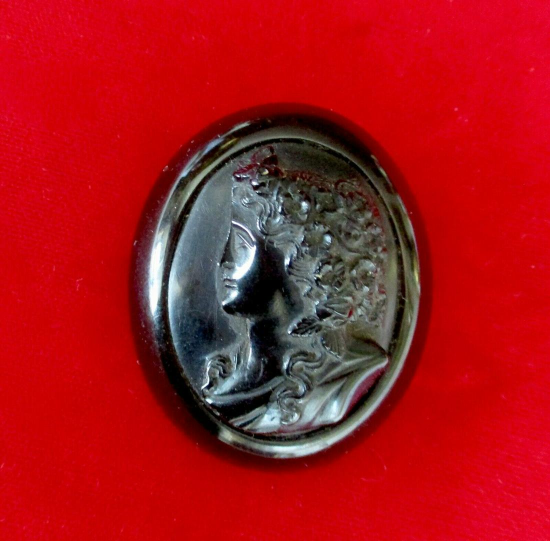 Antique Victorian Whitby Jet Hand-Carved Cameo Pin/Brooch (1 of 4)