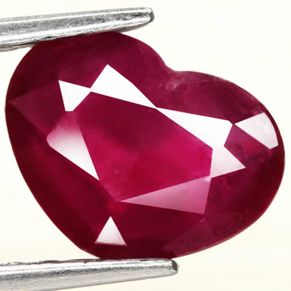 1,76 cts Natural Heart Red Ruby (1 of 3)