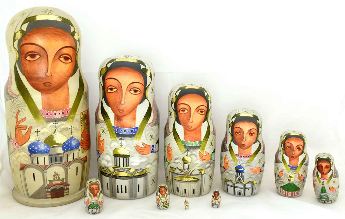 Matreshka: Large Matreshka. Traditional russian wooden nesting doll. Hand made, hand painted with artist’s signature. Sergiyev Posad, 10 pcs. Dimensions: 14 × 34 cm Reserve: $380.00 Shipping: Domestic: Flat-r