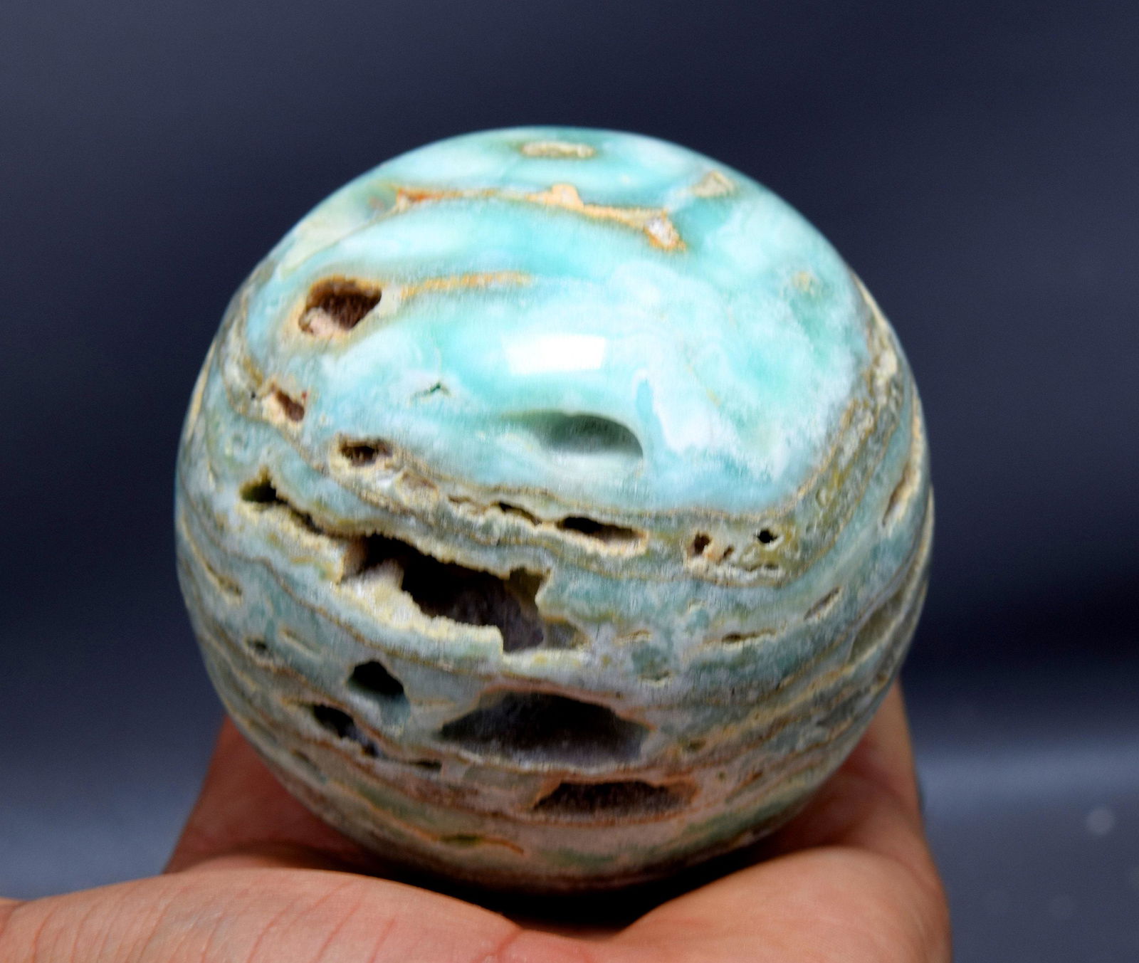 Carribean Calcite Sphere Ball , Blue Calcite Gemstone Crystal Stone - 494 Gram , 73*73*73 mm (1 of 5)