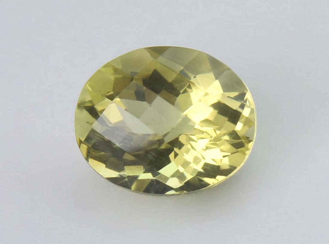 4.68 Cts Natural Lemon Quartz: No Reserve! Title: 4.68 Cts Natural Lemon Quartz Additional Information: Gemstone : Natural Lemon Quartz Origin: Brazil Weight : 4.68 carats Dimensions : 11.65x9.61x8.00 mm Shape/Cut : Oval Cut Colour